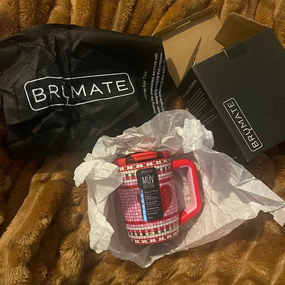 New in box: Müv 15 oz Love on Lock Brumate - Picture 2 of 2